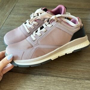 Bogs misty rose steel toe sneakers